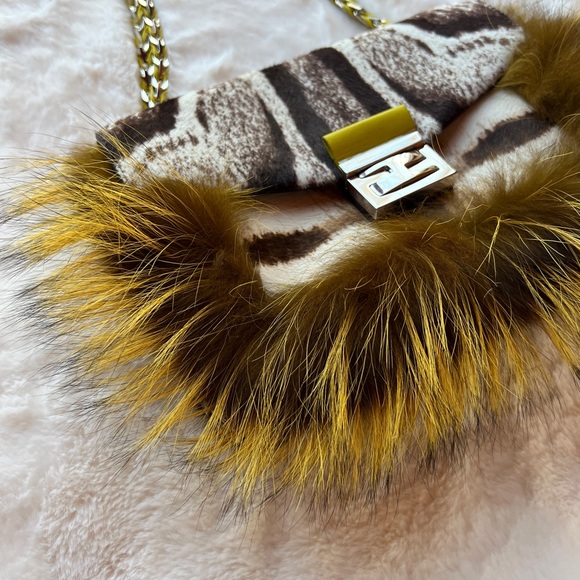 Authentic Fendi Be Baguette bag - Picture 4 of 16